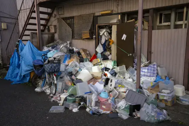 「もう無理かも…」一人でゴミ屋敷を片付けられないサインと選択肢