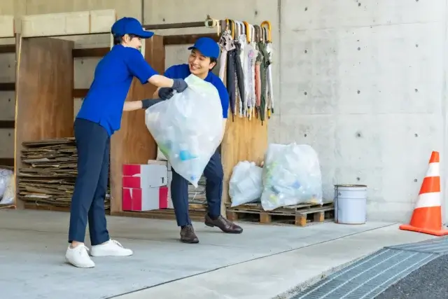 ゴミ屋敷化した風呂は自力で片付けられる？業者に依頼すべき？