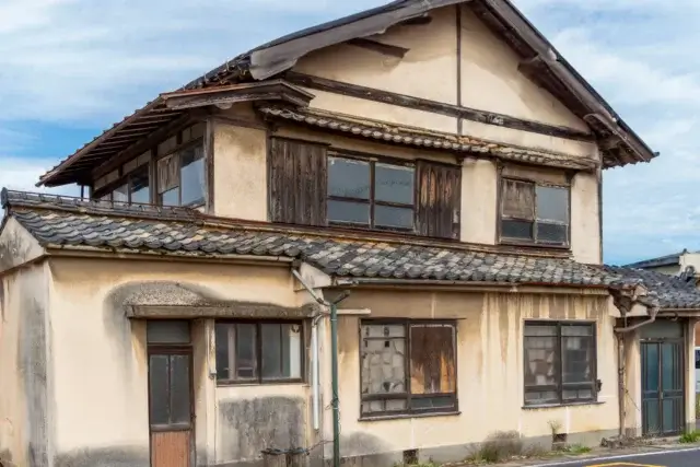 空き家の片付けを業者に依頼するときゴミ屋敷清掃と何が違う?