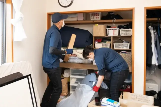 ゴミ屋敷清掃を立会いなしで依頼する際に業者選びで確認すべきことは?